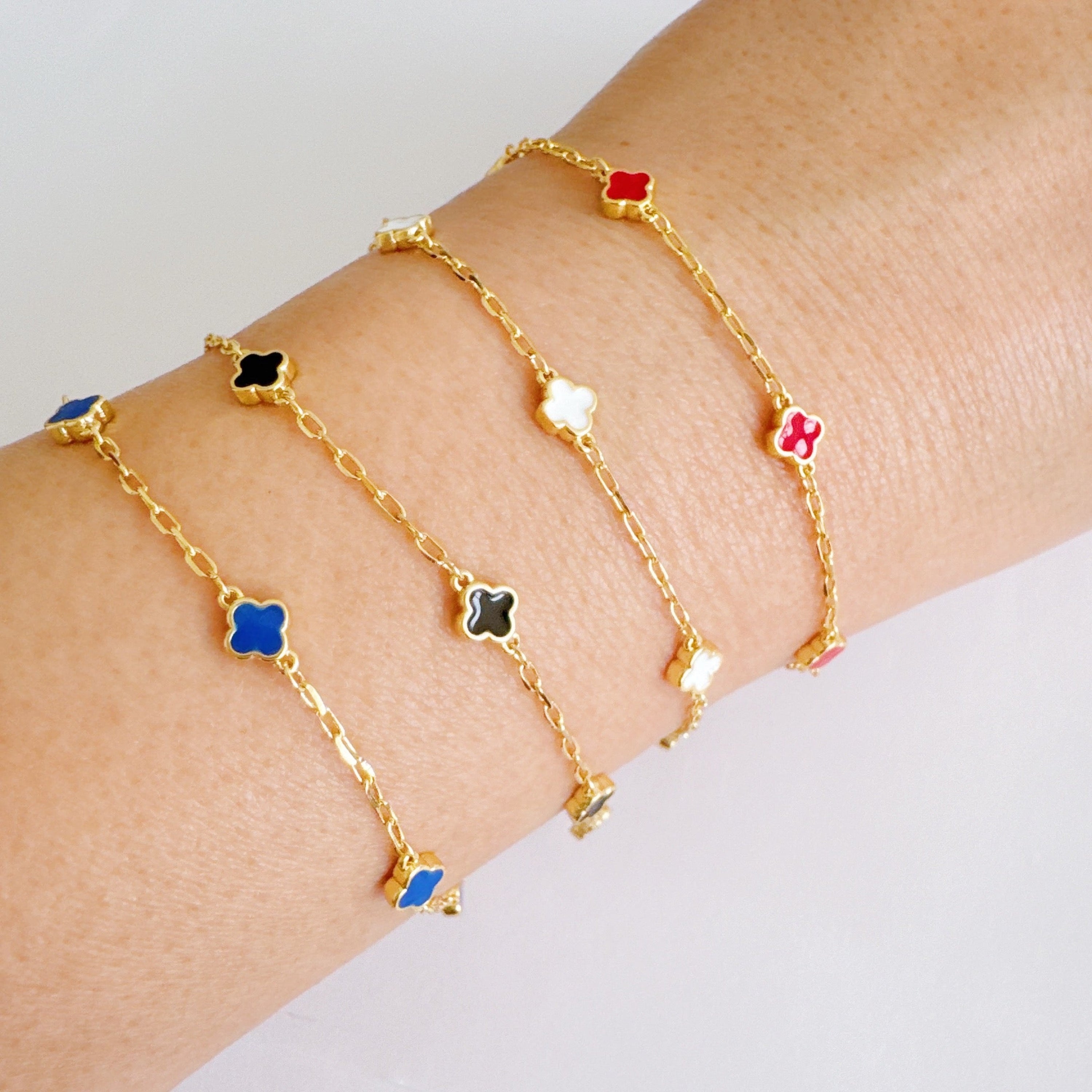 Petite Clover Single Layer Bracelet